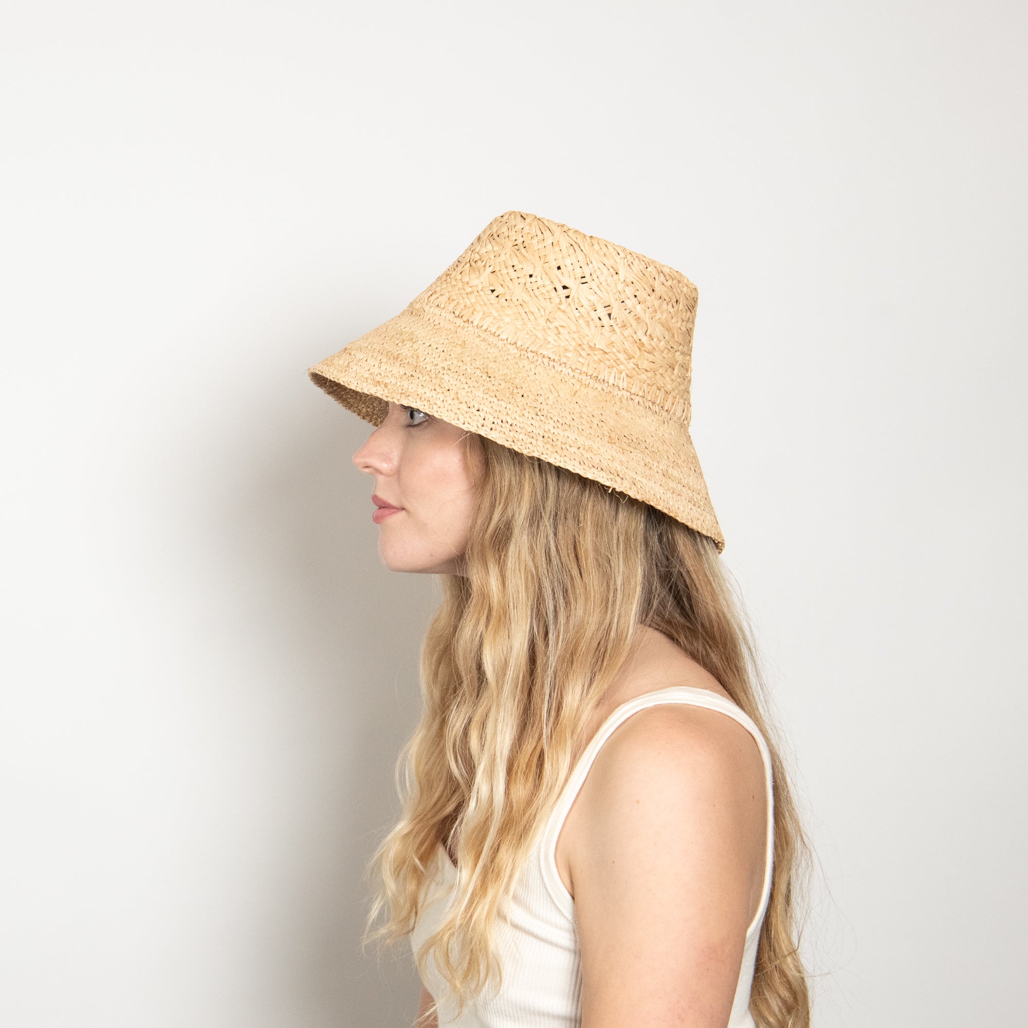Fina Raffia Bucket in Natural