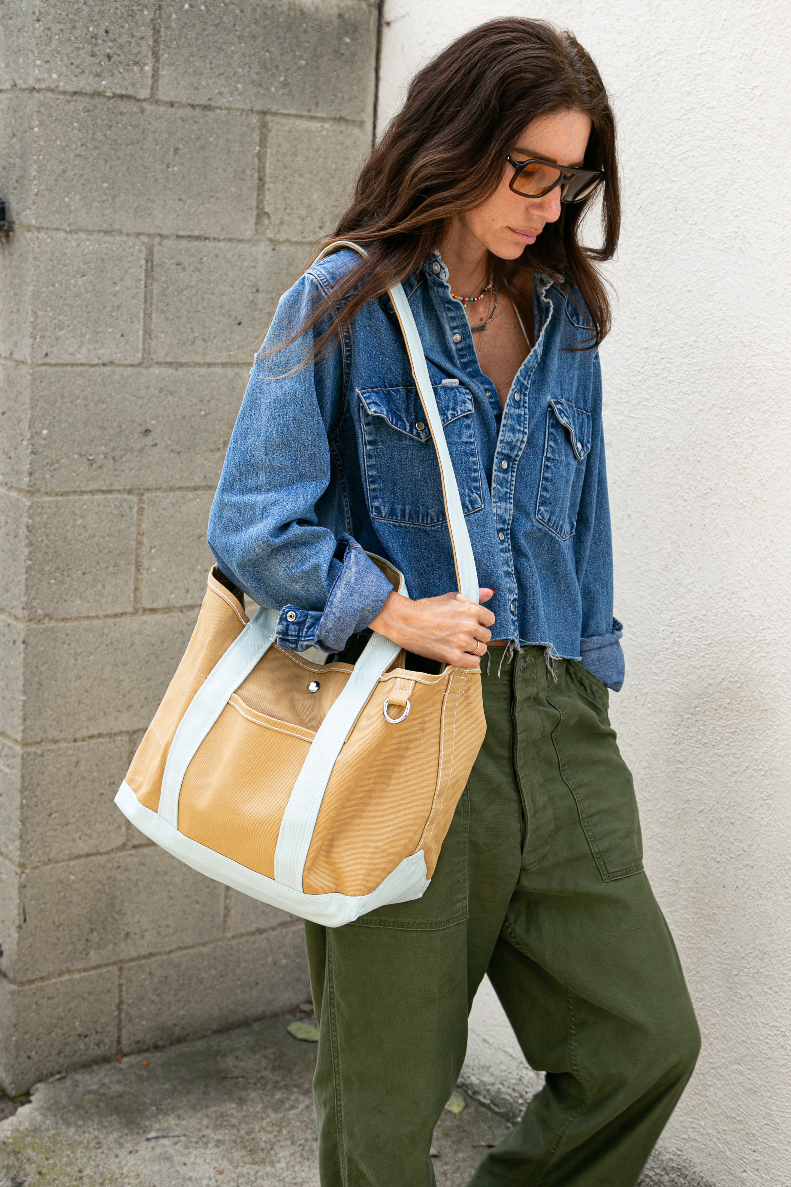 Oliver Canvas Utility Tote in Blue Tan