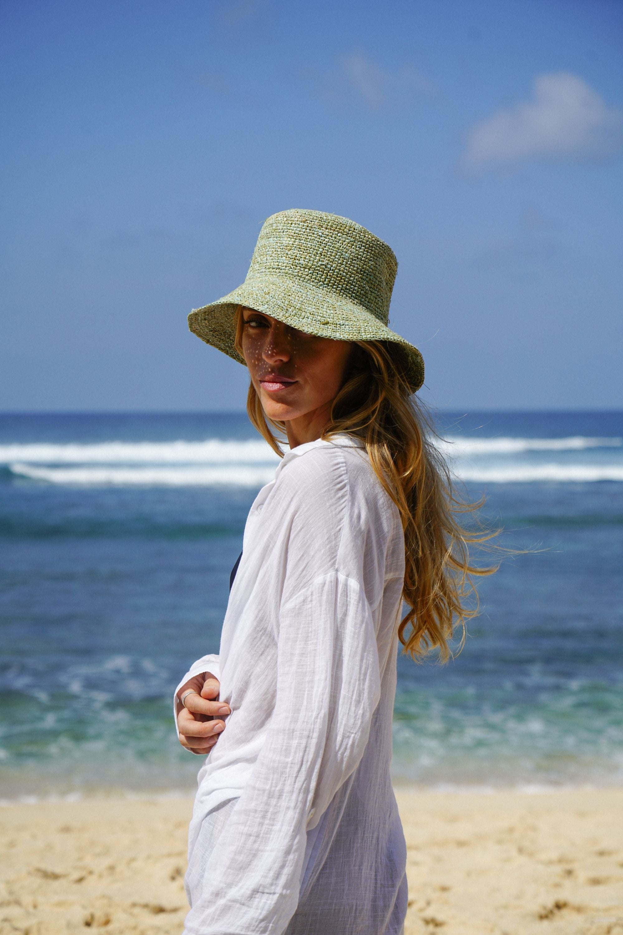 Noa Raffia Bucket in Mint