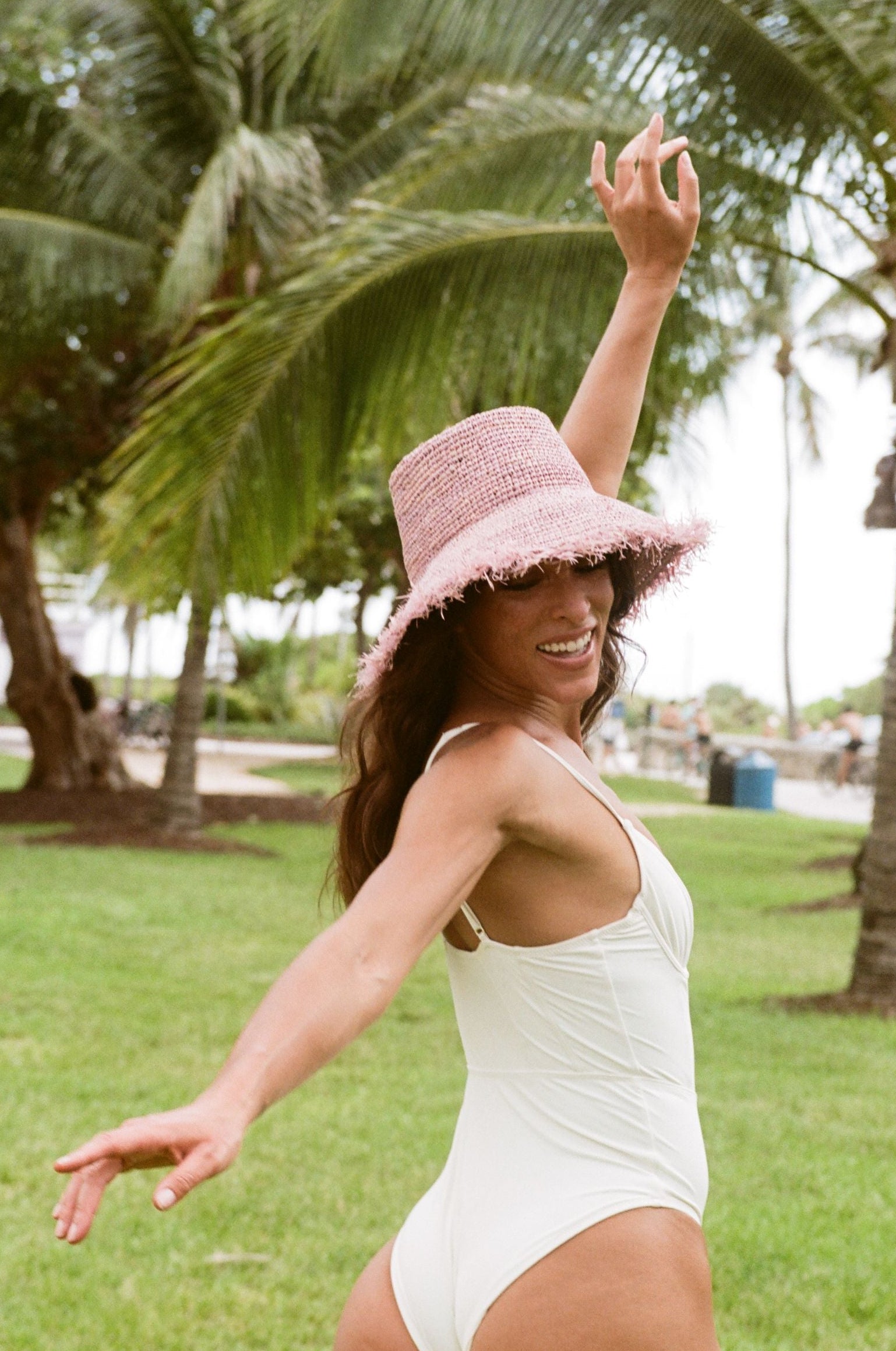 Bora Bora Raffia Bucket in Lilac