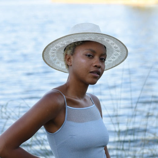 Isla in Ivory