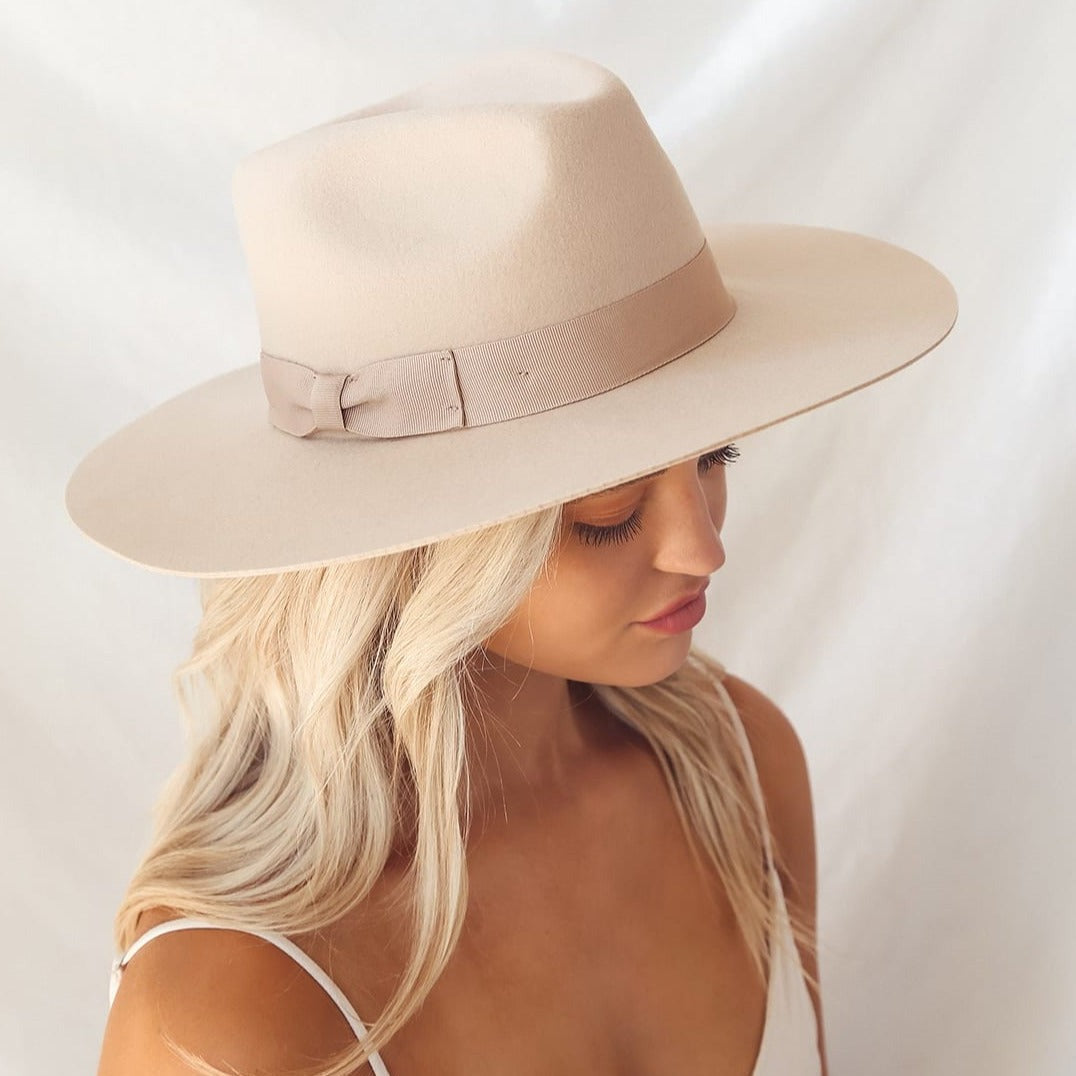 Lila Wool Felt Fedora in Oatmeal display picture 1